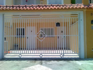 Portão de Aço Tubular Grade Vertical com Losango
